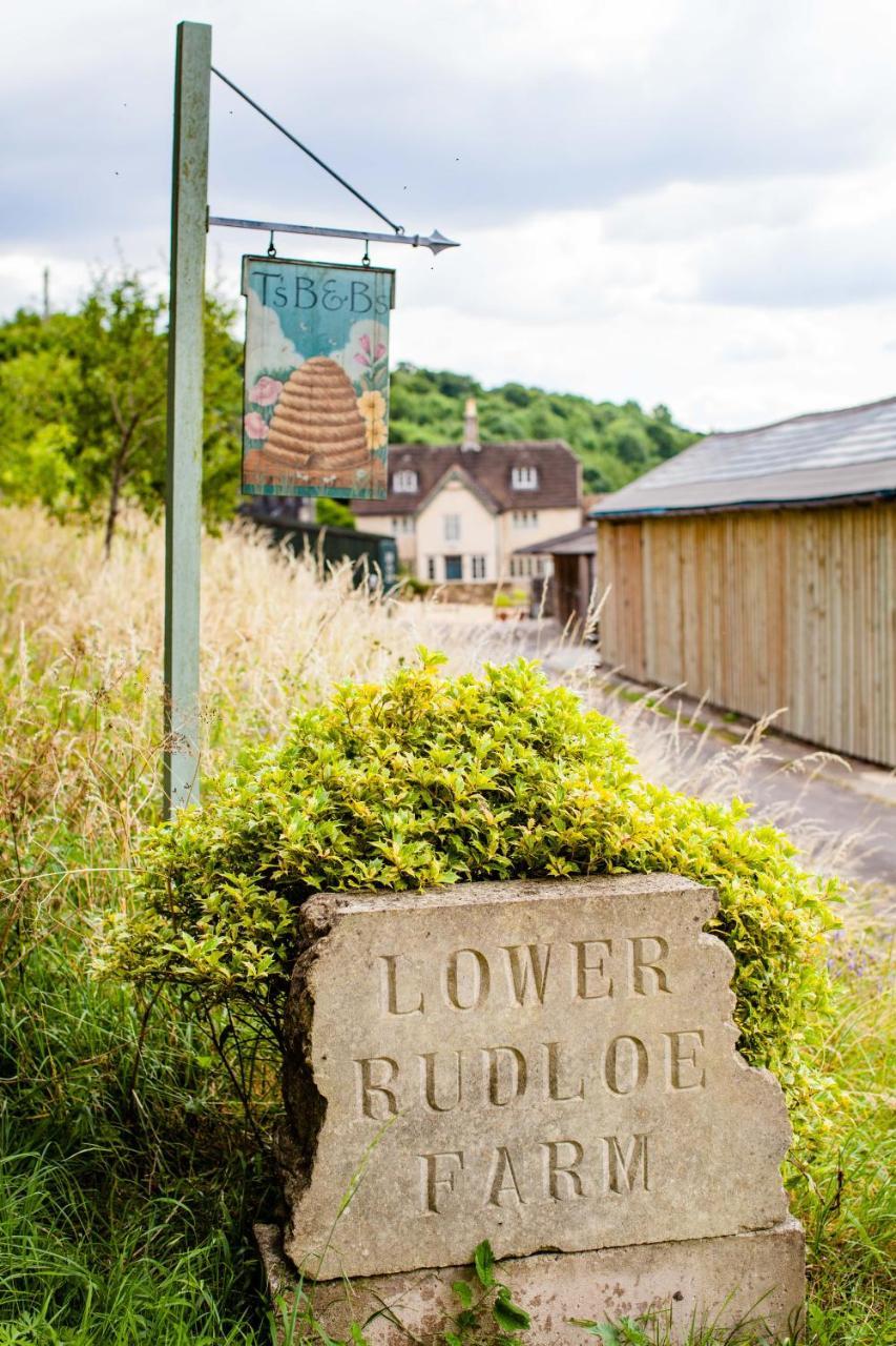 Гостевой дом T'S At Lower Rudloe Farm Коршам Экстерьер фото